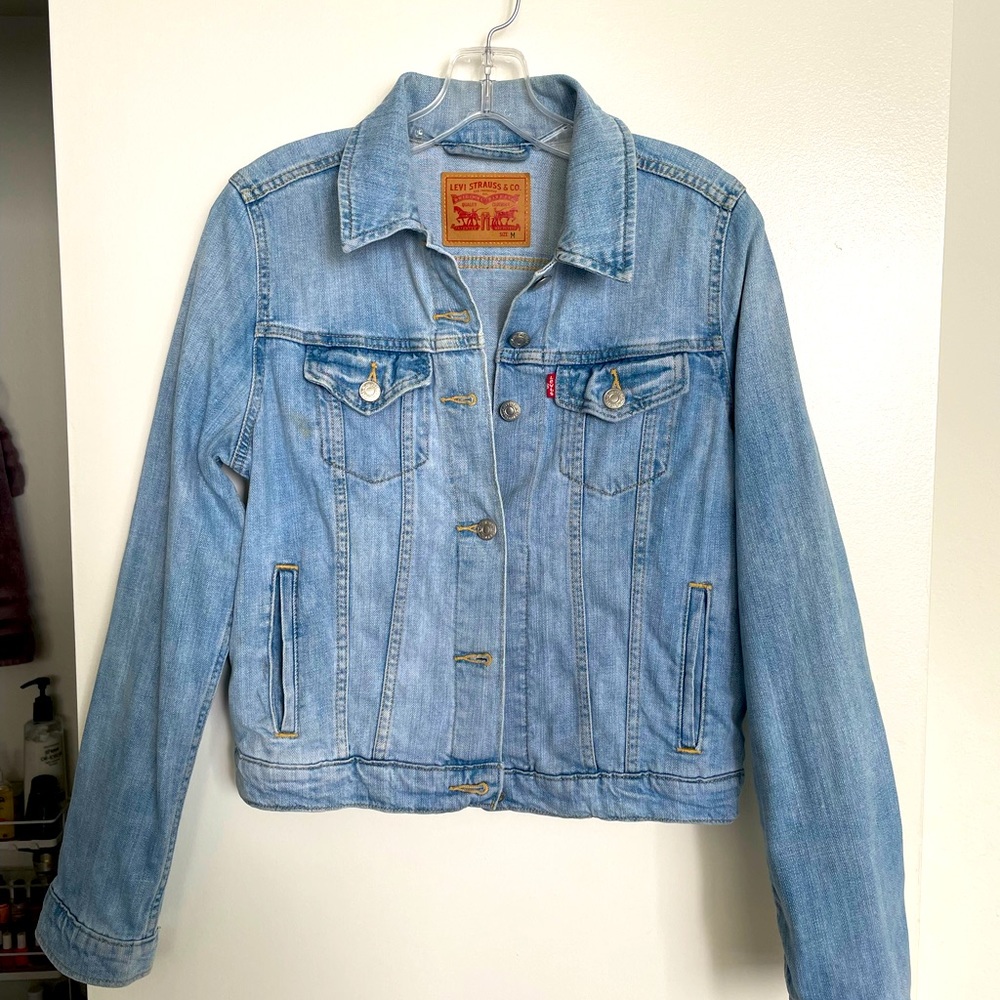 Levi’s | shrunken trucker jacket denim jean jacket M